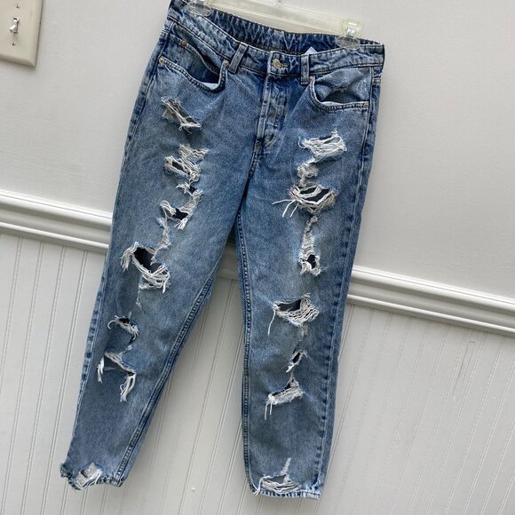 H&M Denim - &Denim Distressed jeans size 6 H&M Boyfriend